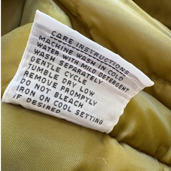 Vintage PAO Purple Puffer Coat M Gold Buttons - Picture 6 of 11